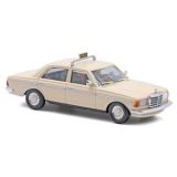 MB W123 Taxi mit Fahrer   1:87